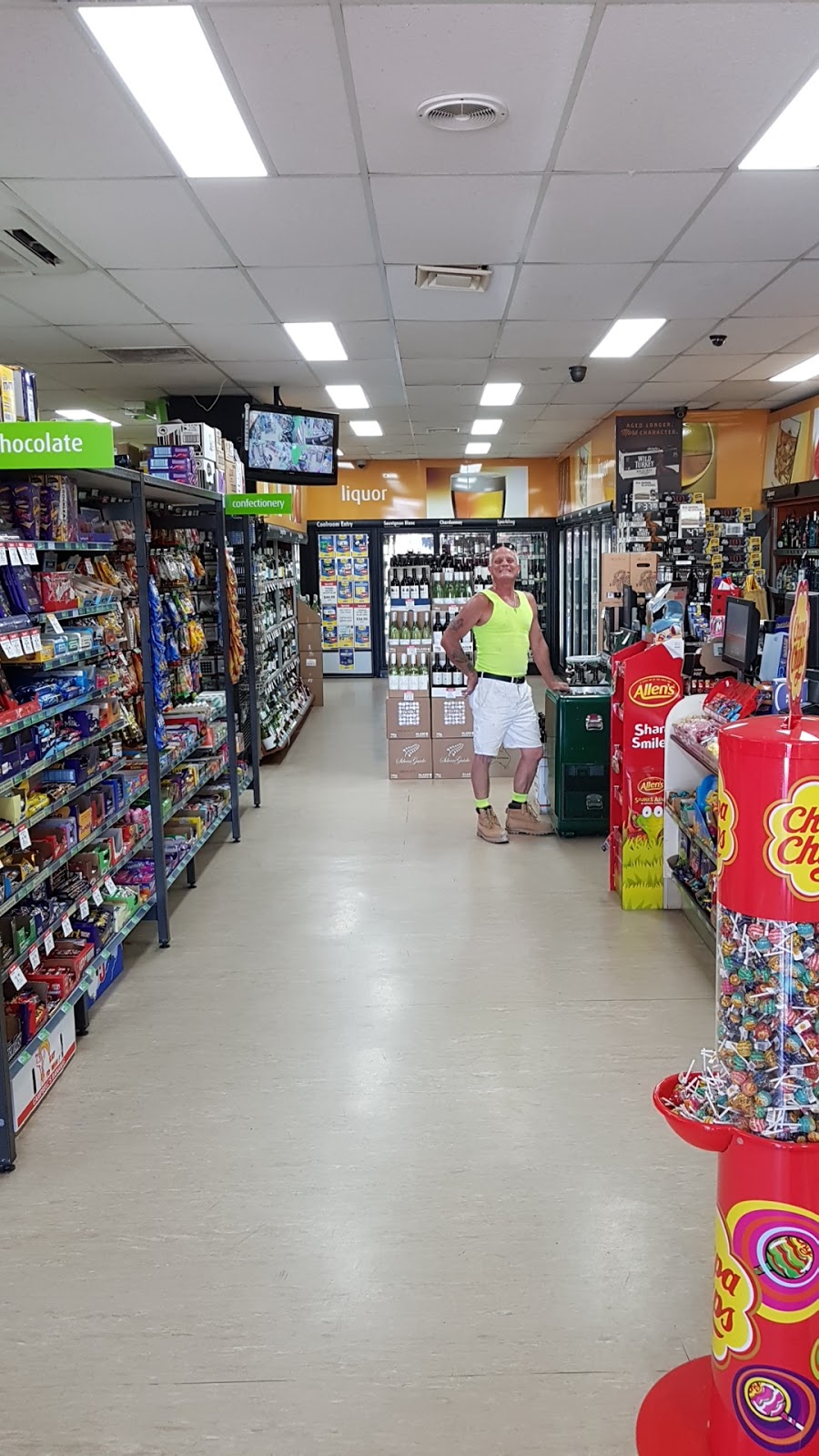 Foodworks Bottlemart On Melba | 16 Melba Ave, Sunbury VIC 3429, Australia | Phone: (03) 9744 5179