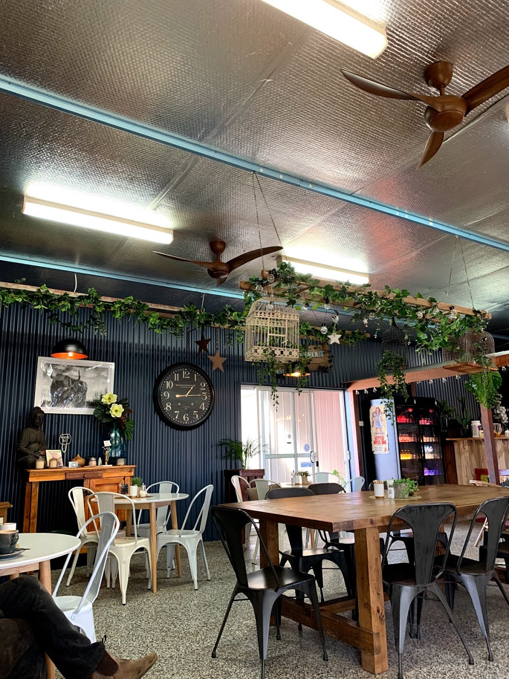 The Hideout Cafe Cowra | cafe | 38A Young Rd, Cowra NSW 2794, Australia | 0263425985 OR +61 2 6342 5985