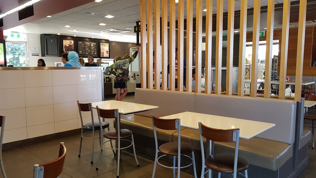 McDonalds Yarrawonga | meal takeaway | 53 Telford St, Yarrawonga VIC 3730, Australia | 0357441155 OR +61 3 5744 1155