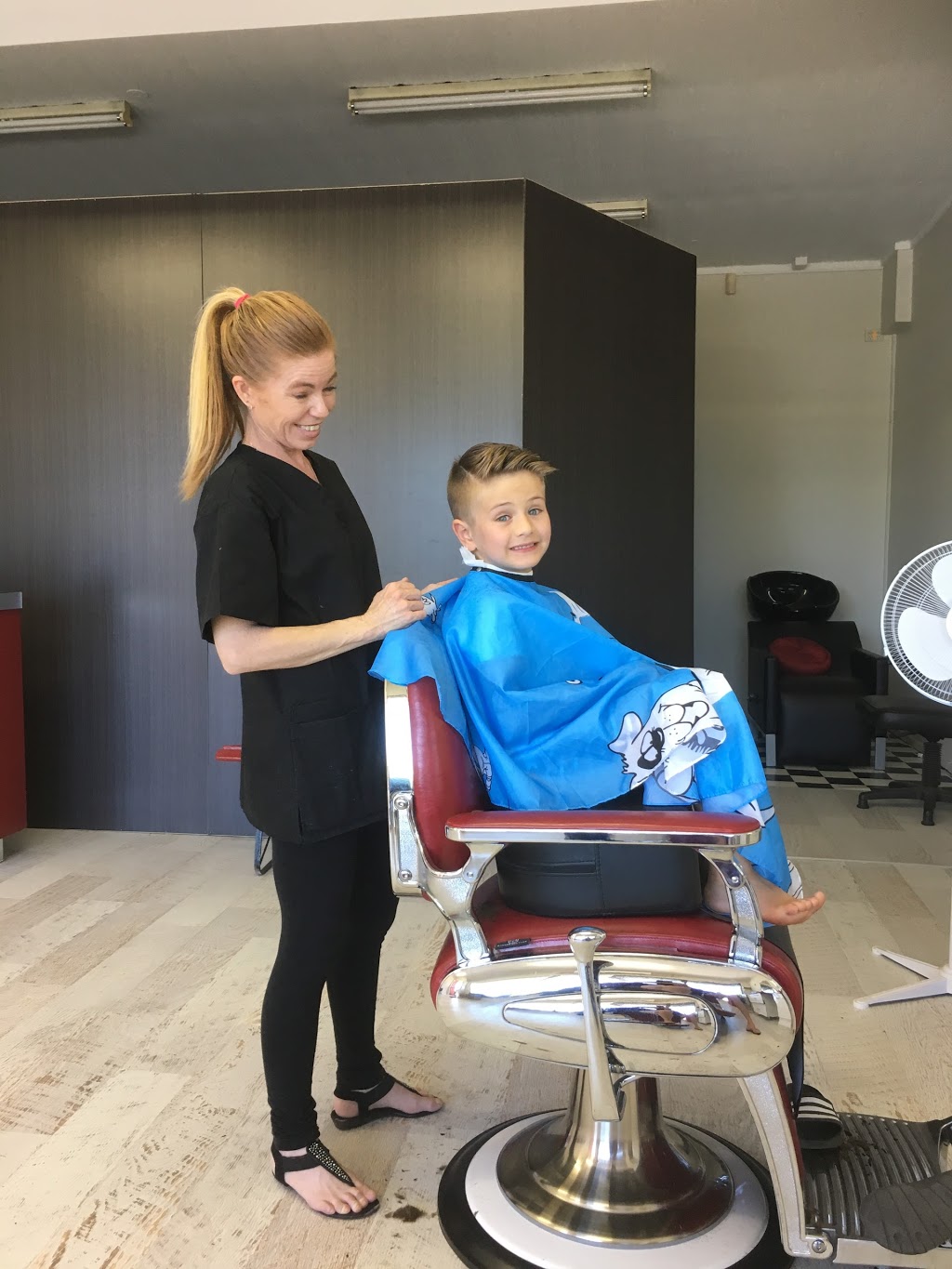 Batehaven Barber shop | hair care | 1/266 Beach Rd, Batehaven NSW 2536, Australia | 0244723528 OR +61 2 4472 3528