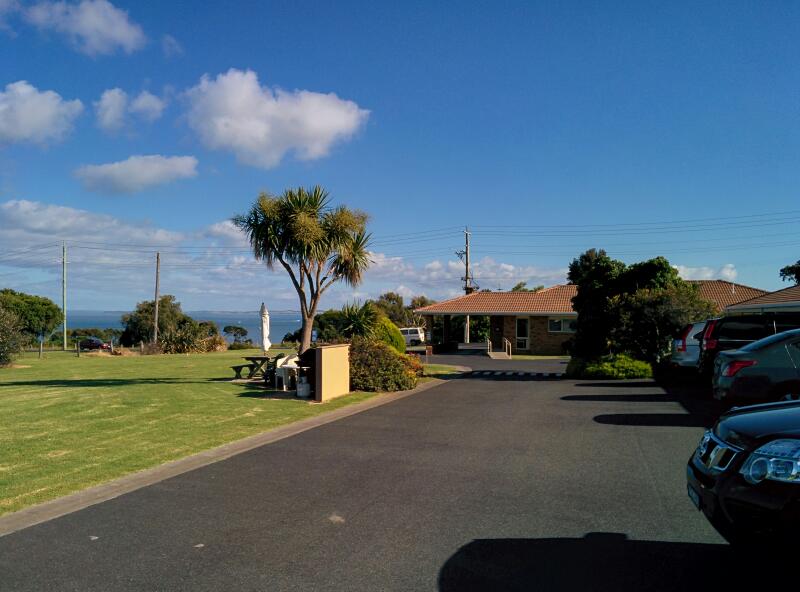 Golden Chain Quays Motel | lodging | 37/39 Phillip Island Rd, San Remo VIC 3925, Australia | 0356785555 OR +61 3 5678 5555