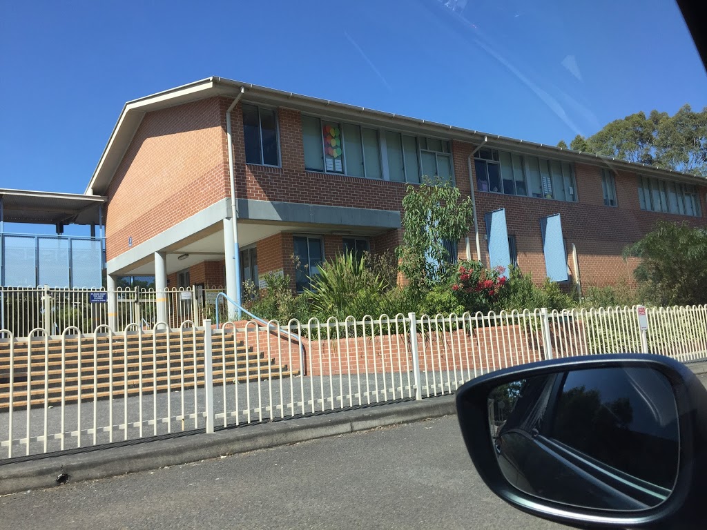 Castle Hill Public School | primary school | 5 Les Shore Pl, Castle Hill NSW 2154, Australia | 0296343777 OR +61 2 9634 3777