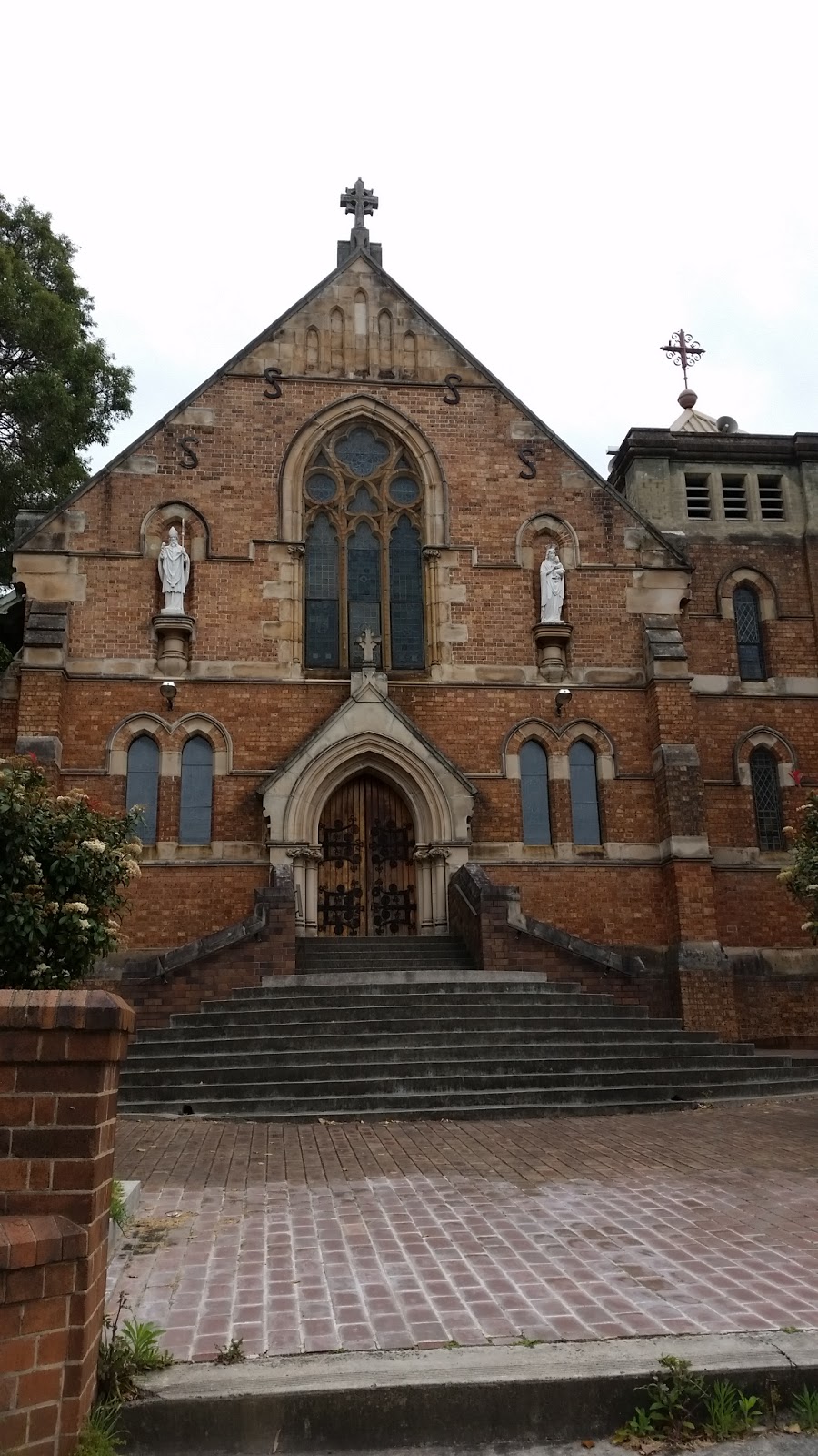 St Patricks Catholic Church | church | 38 Chapel St, Kogarah NSW 2217, Australia | 0295875444 OR +61 2 9587 5444