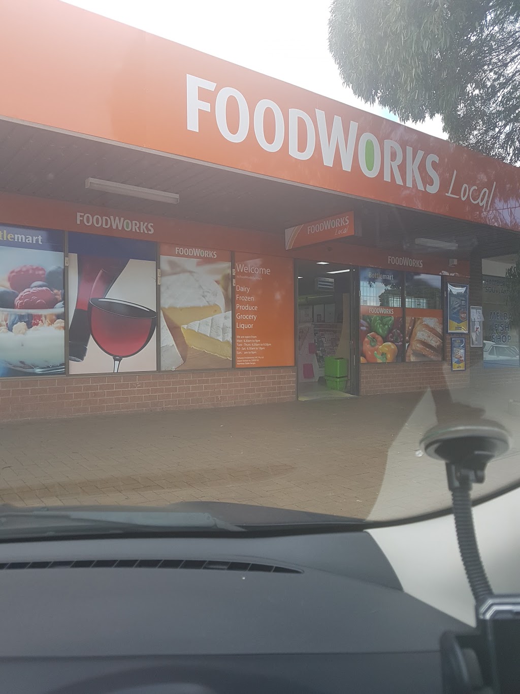 Foodworks Bottlemart On Melba | 16 Melba Ave, Sunbury VIC 3429, Australia | Phone: (03) 9744 5179
