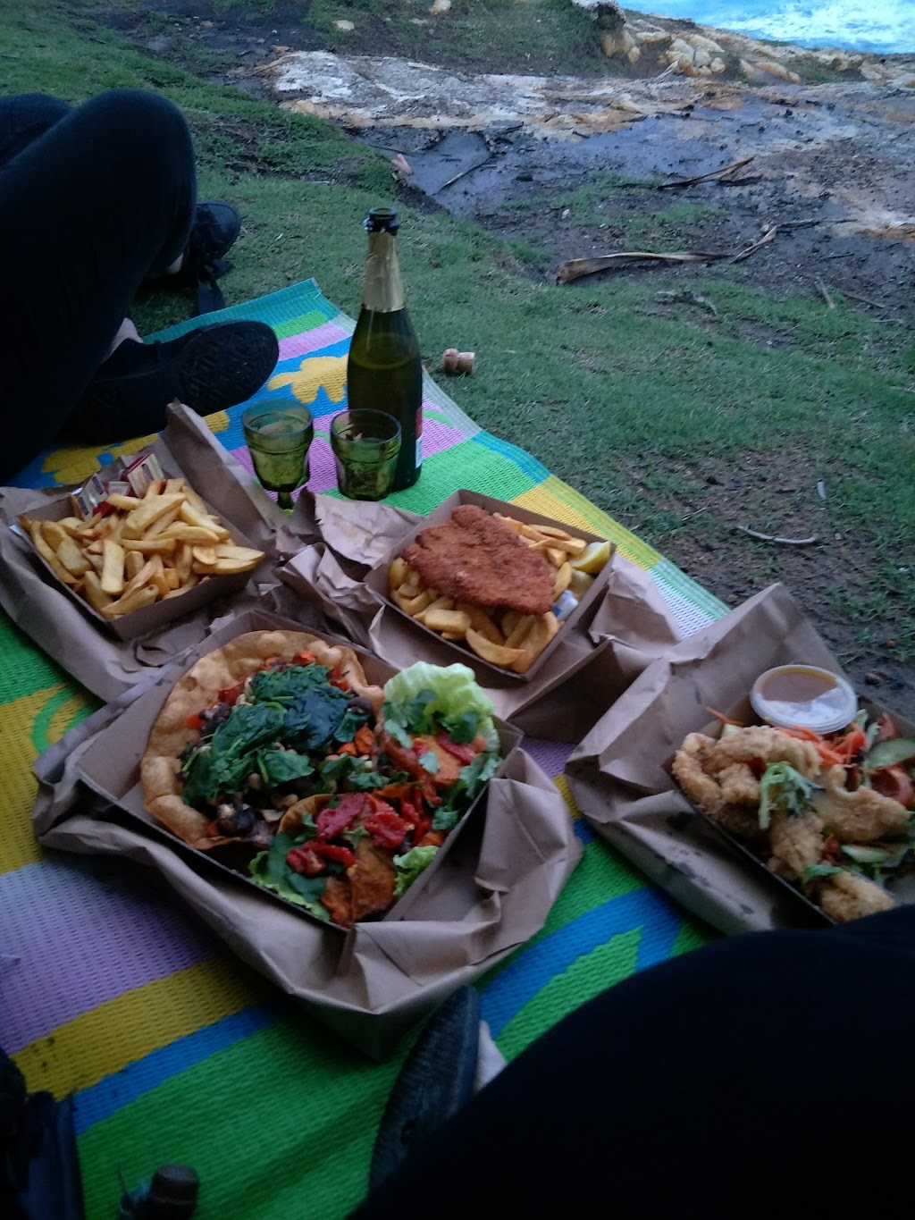 Loaves at the Point | cafe | 1/15 Mooloomba Rd, Point Lookout QLD 4183, Australia