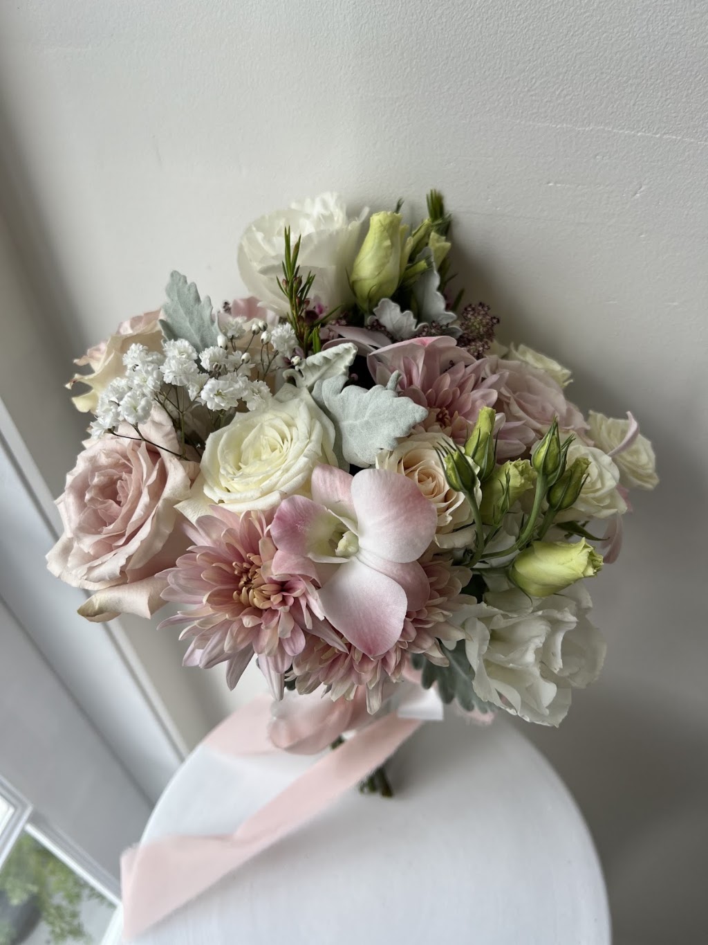 Nieve Flowers and Design | 3 Toby Ct, Dayboro QLD 4521, Australia | Phone: 0432 423 787