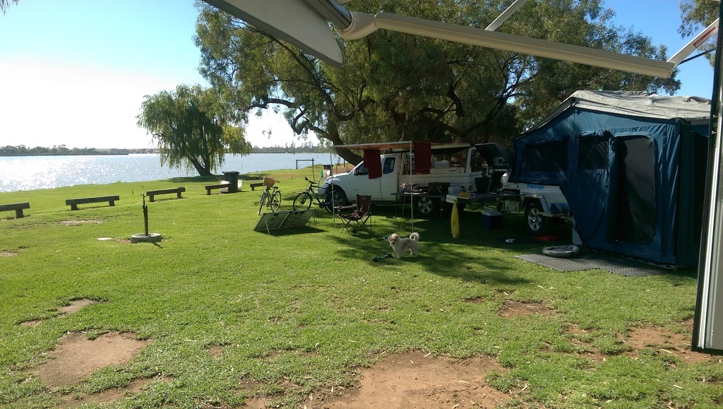 Bushmans Rest Caravan Park | 68 Sturt Hwy, Cullulleraine VIC 3496, Australia | Phone: (03) 5028 2252