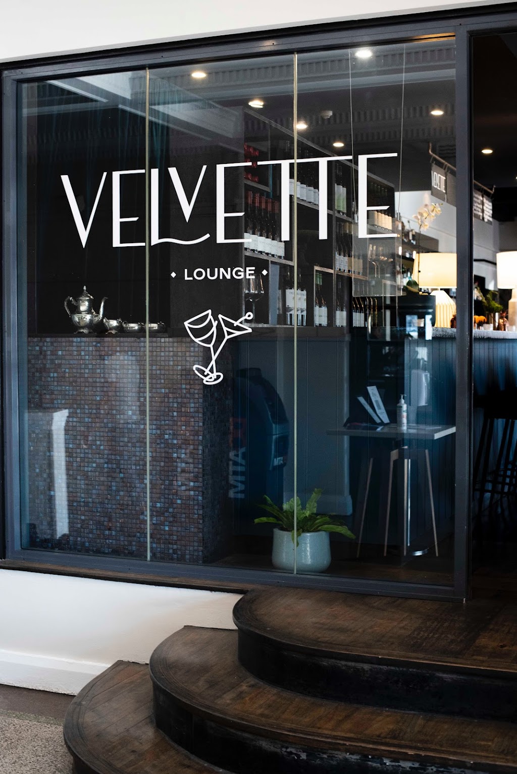 Velvette Lounge | Corner John Street and, Marine Parade, Cottesloe WA 6011, Australia | Phone: (08) 9383 1100