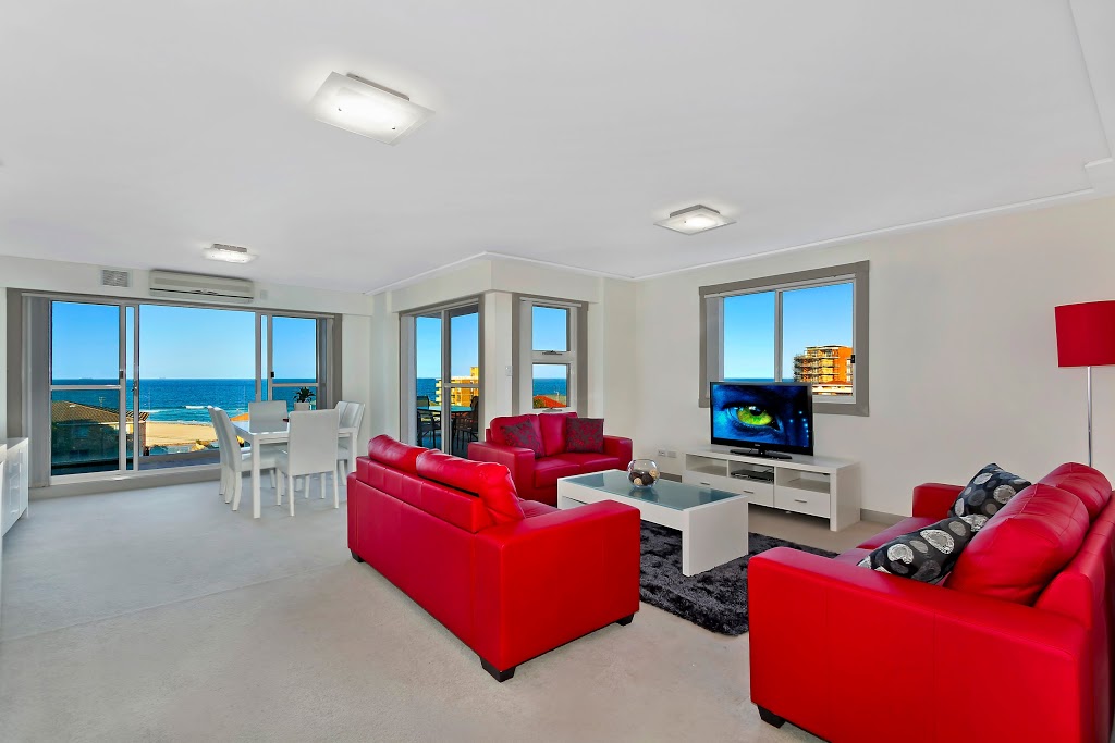 Sandy Cove Apartments | 2/8 Ozone St, The Entrance NSW 2261, Australia | Phone: (02) 4332 7692