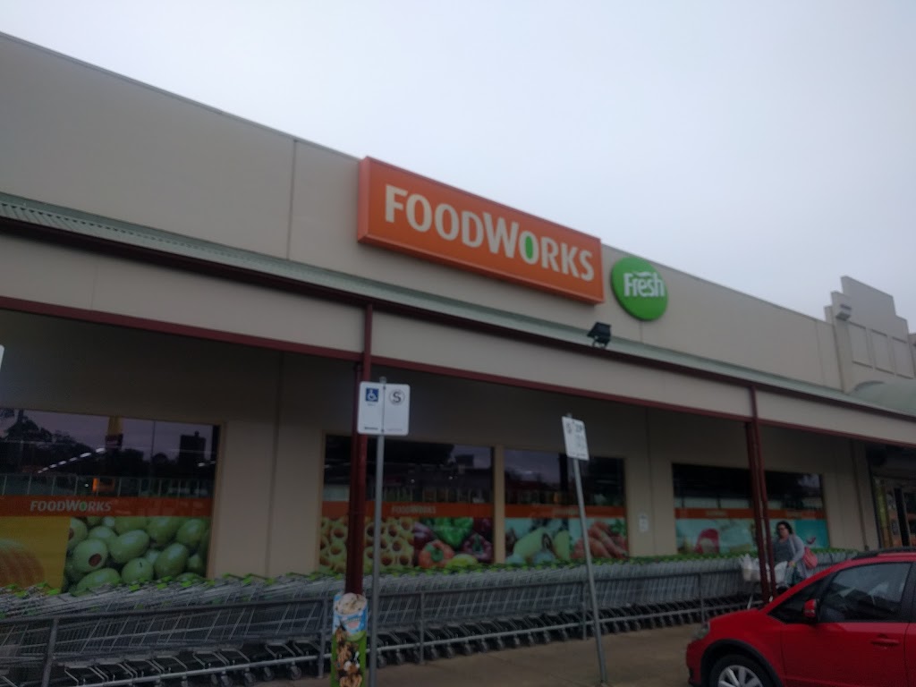 Foodworks | supermarket | 1 - 9 Bennett St, Bacchus Marsh VIC 3340, Australia | 0353673388 OR +61 3 5367 3388