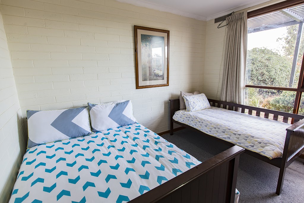 Foxes Lodge | lodging | 12 McLeod St, Kirwans Bridge VIC 3608, Australia | 0428762216 OR +61 428 762 216