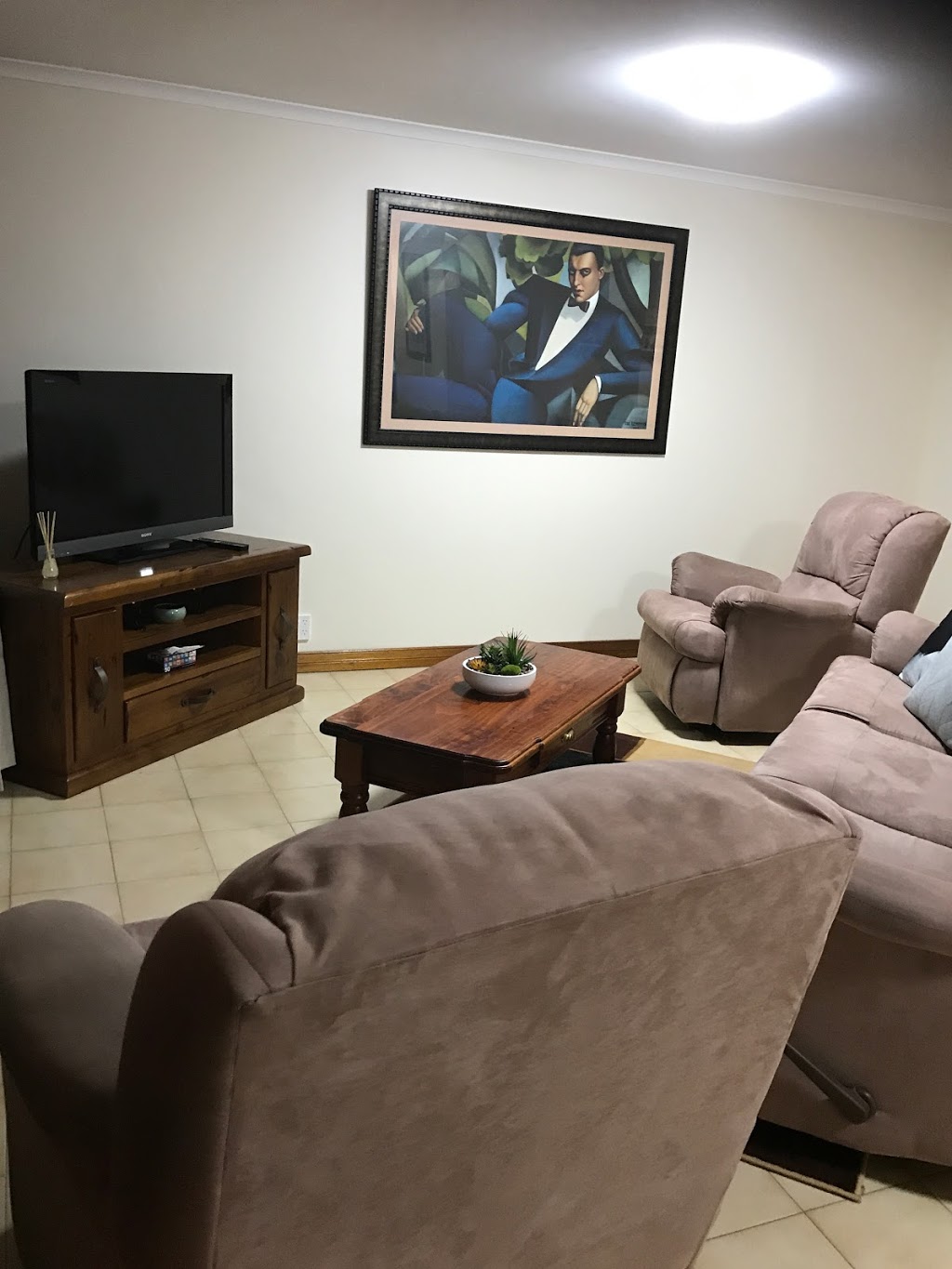 SA House | lodging | 3 Lyle St, Para Vista SA 5093, Australia