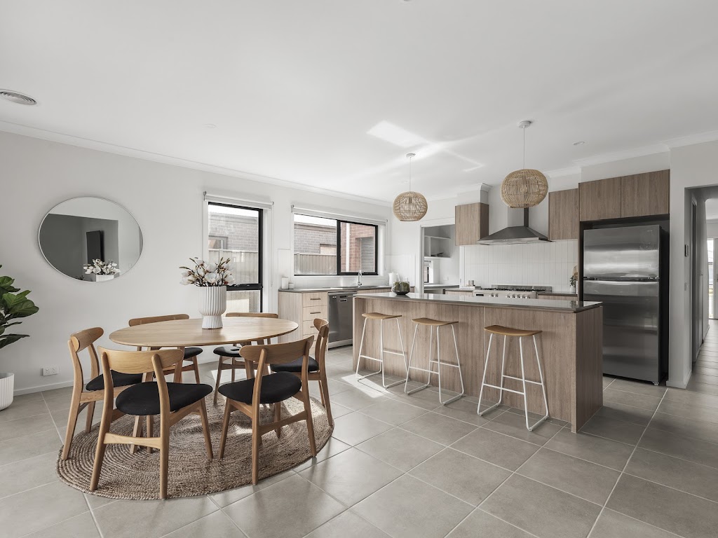 Geelong Homes - Lara Lakes | 457 Ohallorans Rd, Lara VIC 3212, Australia | Phone: (03) 5222 5522