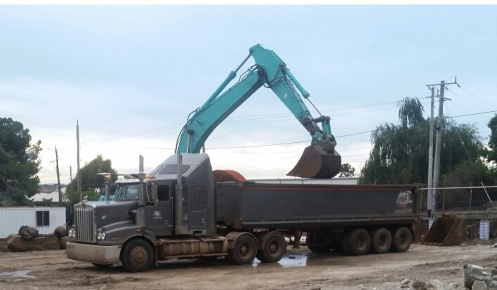 Mad Brothers Earthmoving | 86-100 Lock Ave, Werribee VIC 3030, Australia | Phone: (03) 9741 7999