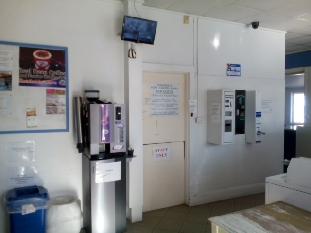 Whiteway Laundry Mat | 74 Stirling Rd, Port Augusta SA 5700, Australia | Phone: 0447 071 077