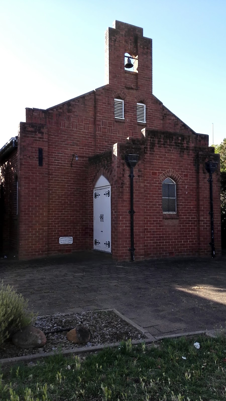 St. Johns Lutheran Church | church | 155 Rankin St, Forbes NSW 2871, Australia