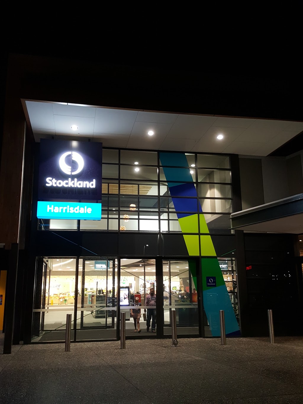 Stockland Harrisdale Shopping Centre | shopping mall | Corner Nicholson Rd & Yellowwood Ave, Harrisdale WA 6112, Australia | 0893933036 OR +61 8 9393 3036