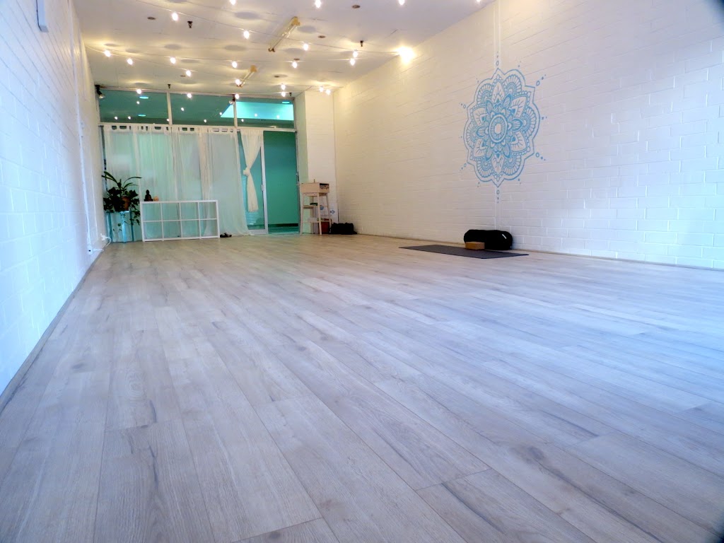 The Yoga Room Scarborough | gym | Shop 4, Luna Maxi Mart, 6 Scarborough Beach Rd, Scarborough WA 6019, Australia | 0424237383 OR +61 424 237 383