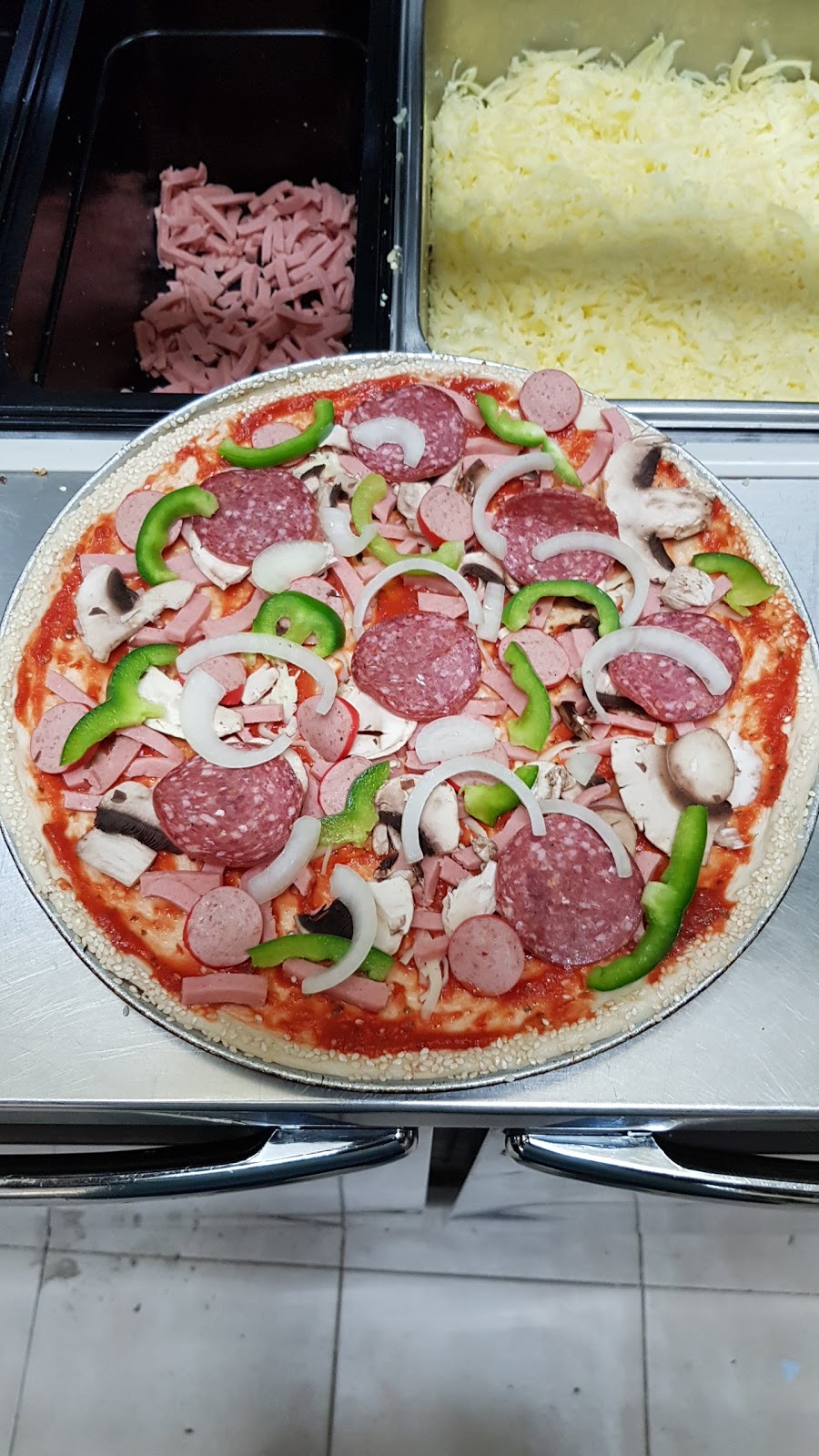 Lugarno Pizzeria | meal delivery | 4/1012 Forest Rd, Lugarno NSW 2210, Australia
