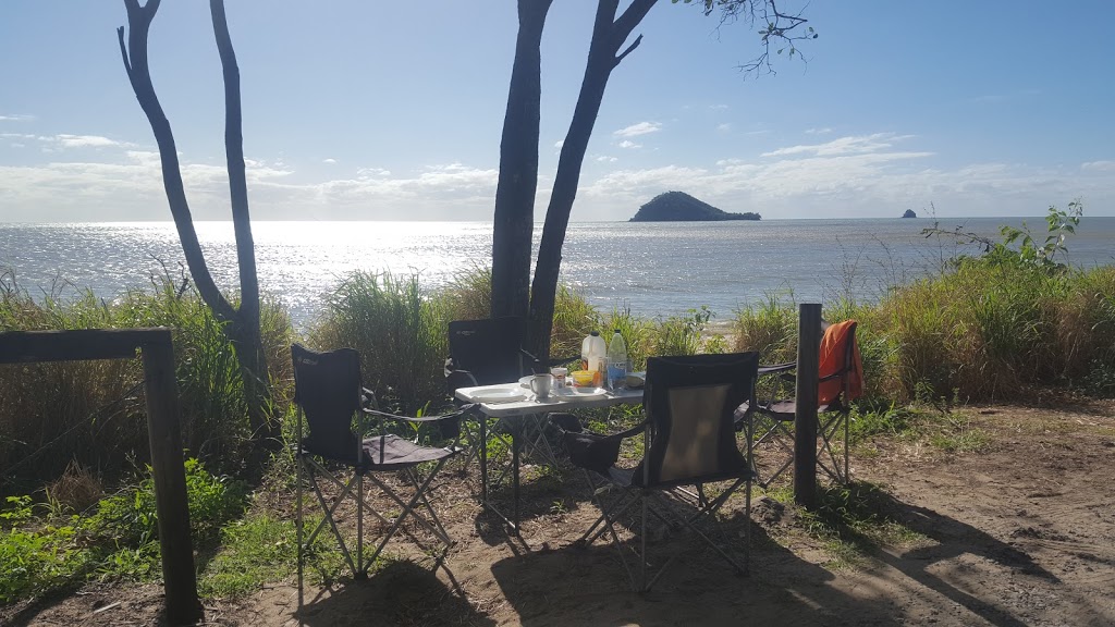 Captain Cook free camping | Ellis Beach QLD 4879, Australia