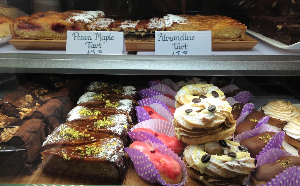 Peddling Pastry - Petite Patisserie | 29/1 Halford St, Castlemaine VIC 3450, Australia | Phone: 0413 686 505