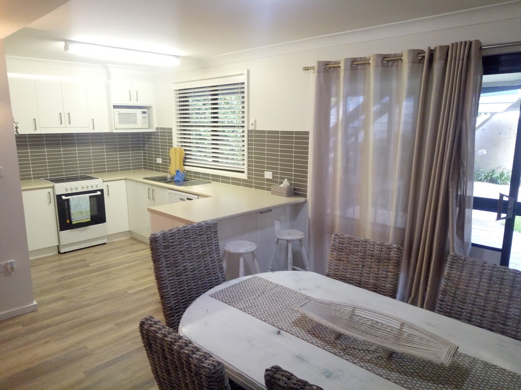 Aluna Holidays | 7 Boomerang Dr, Boomerang Beach NSW 2428, Australia | Phone: (02) 6572 1533