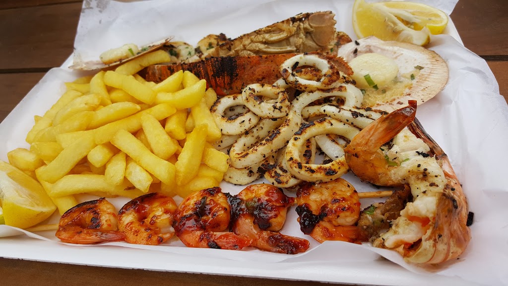 Saviges Seafood | restaurant | 3/12 First Ave, Bongaree QLD 4507, Australia | 0734100084 OR +61 7 3410 0084