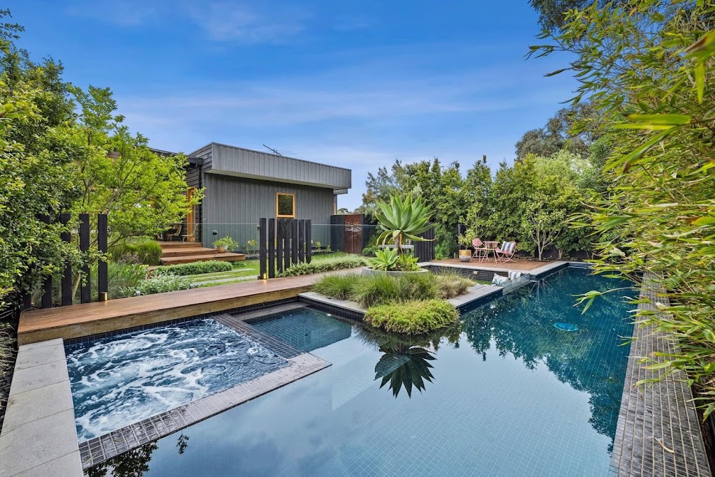 Surfcoast Pool Fences | 155 S Beach Rd, Torquay VIC 3228, Australia | Phone: 0402 839 644