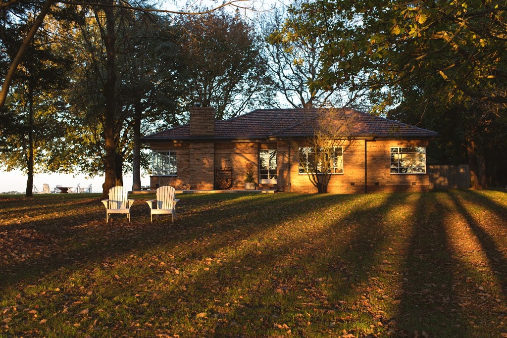 Polperro Farmhouse - Luxury 3 bedroom accommodation | 64 Donaldsons Rd, Red Hill VIC 3937, Australia | Phone: (03) 5989 2471