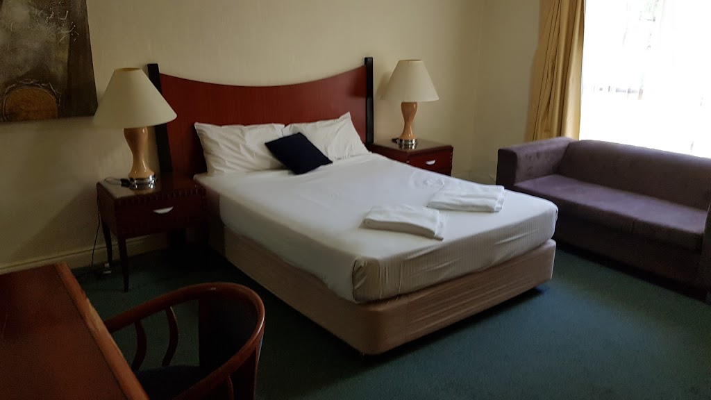 Comfort Inn Fairways | lodging | 24 Golf Pl, Primbee NSW 2502, Australia | 0242747274 OR +61 2 4274 7274