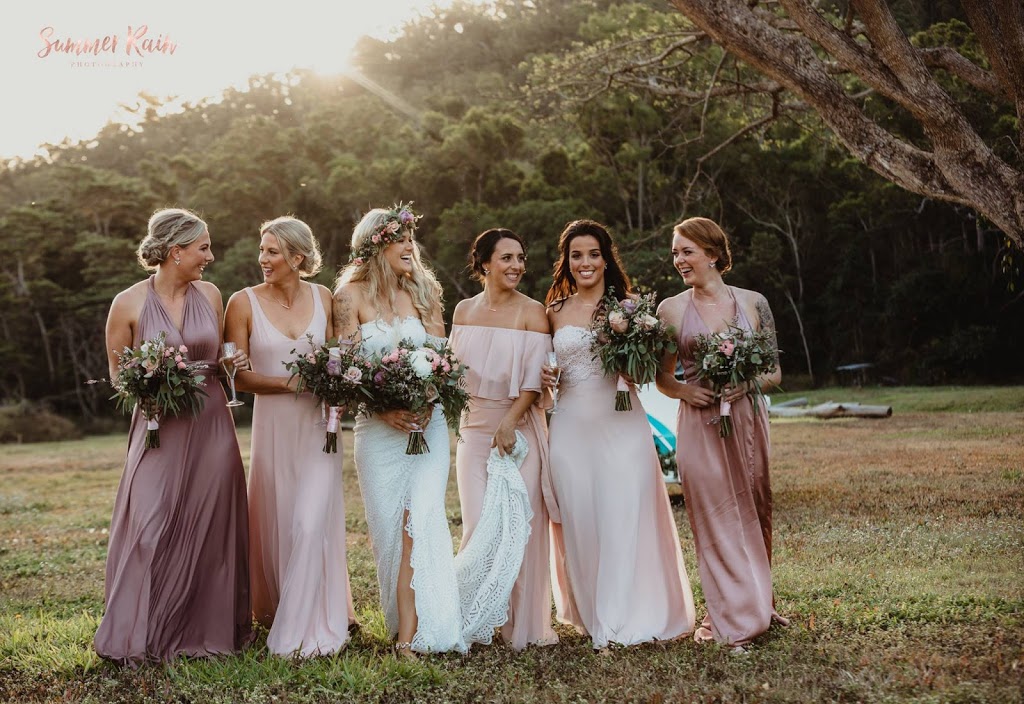 Sofi & Flora | 13 Stewart Dr, Cannonvale QLD 4802, Australia | Phone: 0431 425 638