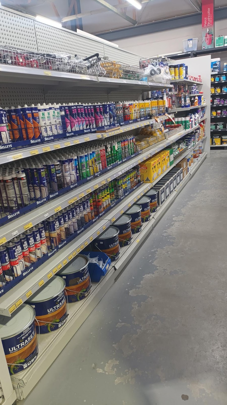 Eaton’s Mitre 10 Singleton | 1 Kelso St, Singleton NSW 2330, Australia | Phone: (02) 6572 5600