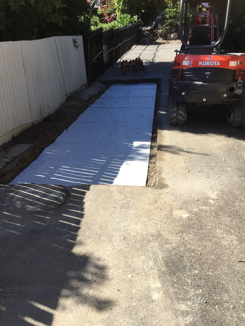 Blacktop Asphalt Repairs | general contractor | 25-27 Third Ave, Barellan Point QLD 4306, Australia | 0487447477 OR +61 487 447 477