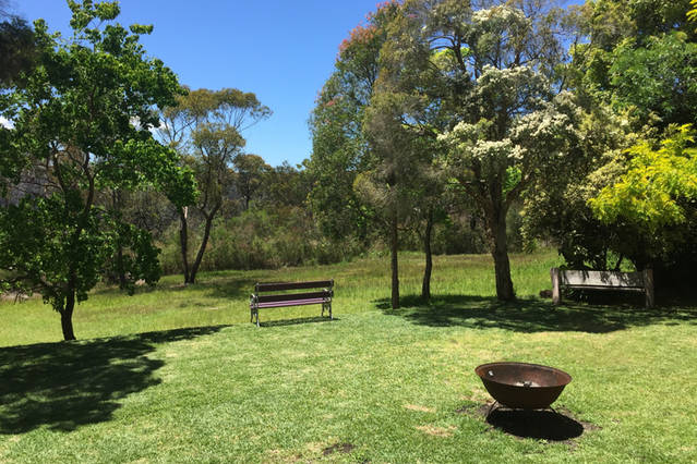 Kookaburra Retreat | lodging | 78 Lonsdale Ave, Berowra Heights NSW 2082, Australia | 0405225200 OR +61 405 225 200