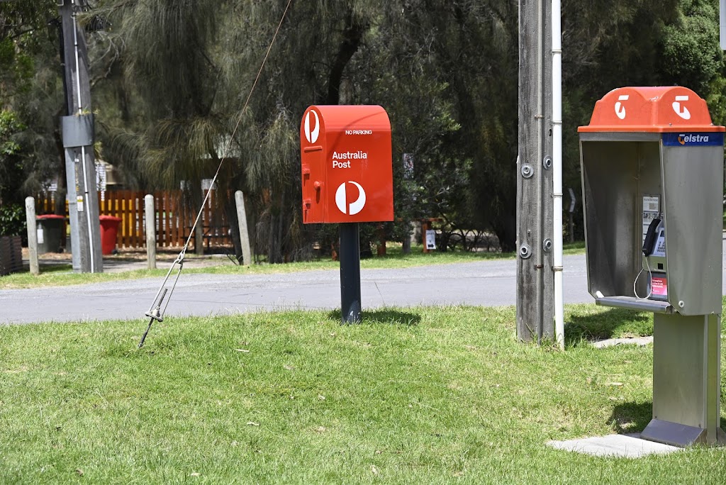 Telstra Payphone | 1 Grey River Rd, Kennett River VIC 3234, Australia | Phone: 1800 011 433