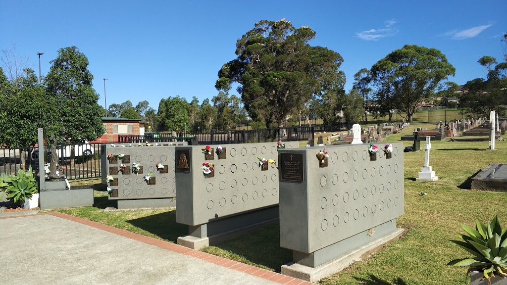 St Pauls Catholic Cemetery | cemetery | 251 Tongarra Rd, Albion Park NSW 2527, Australia