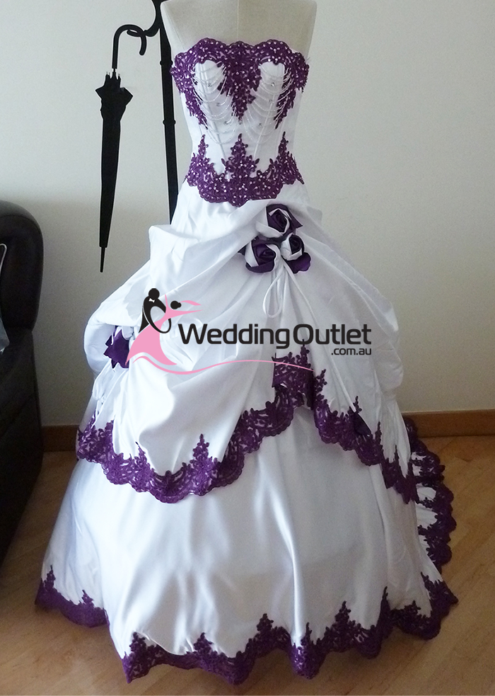 Wedding Outlet | store | Unit 20/65 Marigold St, Revesby NSW 2212, Australia | 0404347370 OR +61 404 347 370