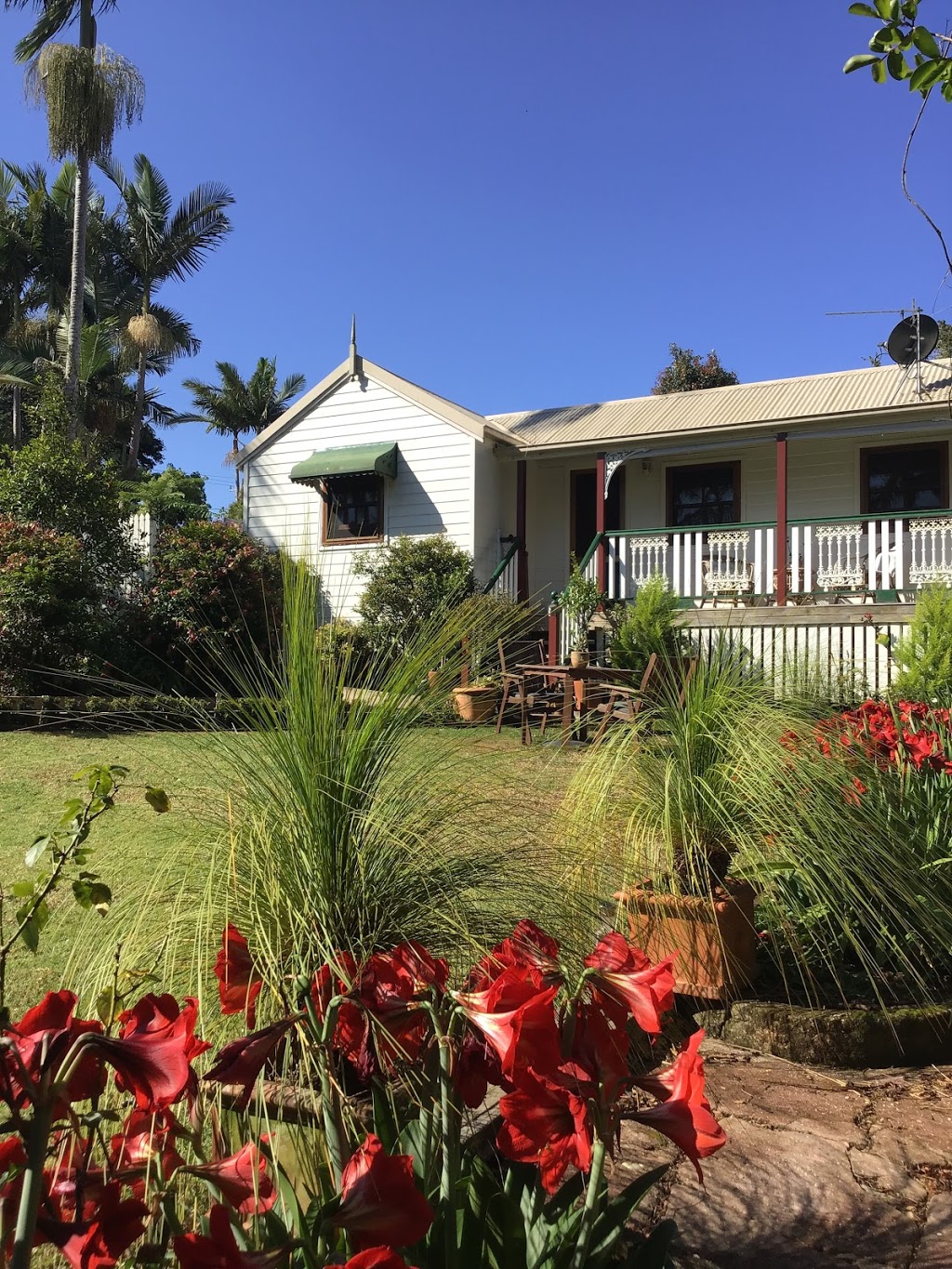 The Gardeners Cottage | lodging | The Gardeners Cottage 27 Lismore/Bangalow Road, Bangalow NSW 2479, Australia | 0266871448 OR +61 2 6687 1448