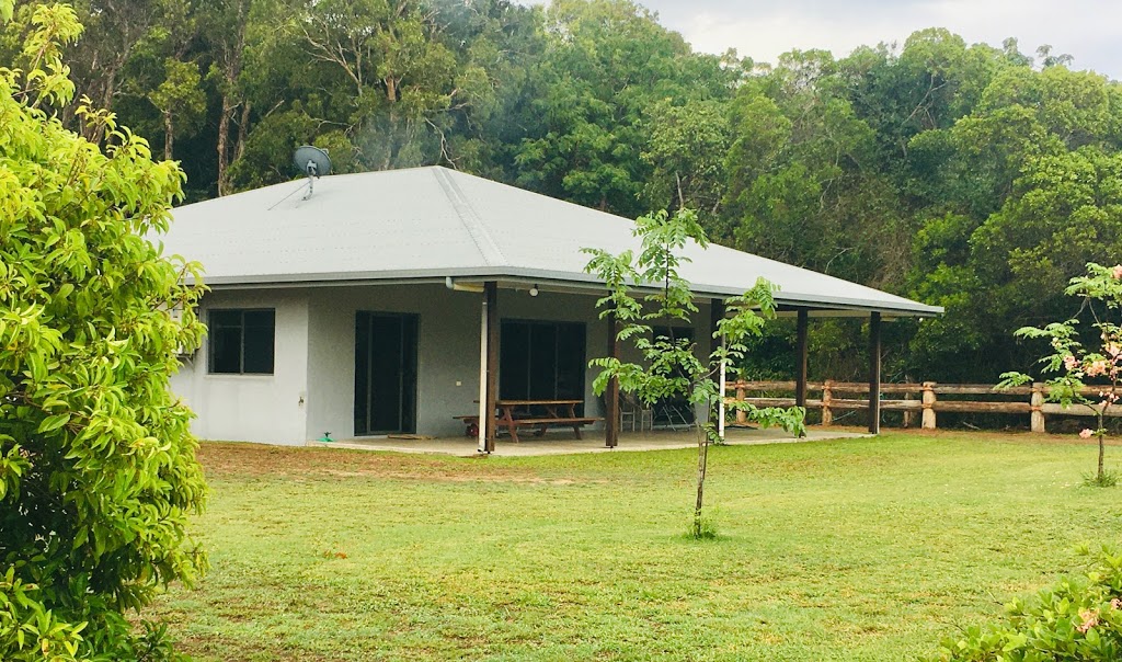 Bloomfield Beach House | Weary Bay Rd, Bloomfield QLD 4895, Australia | Phone: 0438 985 137