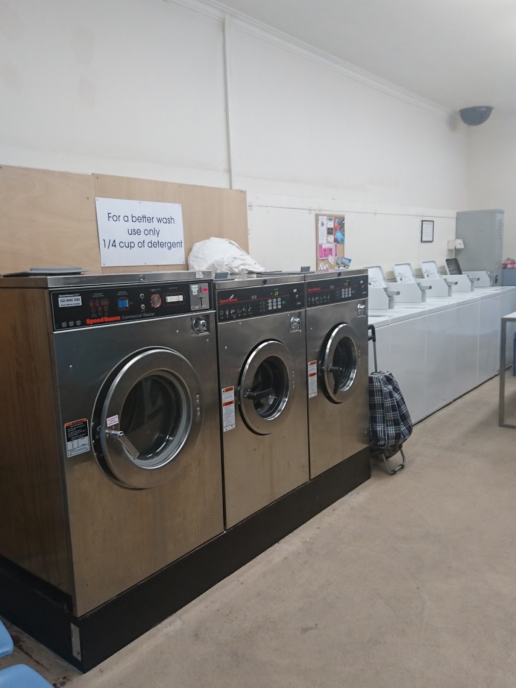 Coin Laundry | laundry | 121 Kangaroo Rd, Hughesdale VIC 3166, Australia