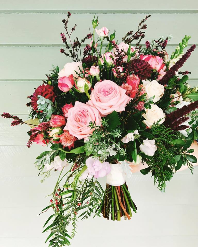 New England Flower Co | florist | 15 Louise St, Kenmore QLD 4069, Australia | 0452552842 OR +61 452 552 842