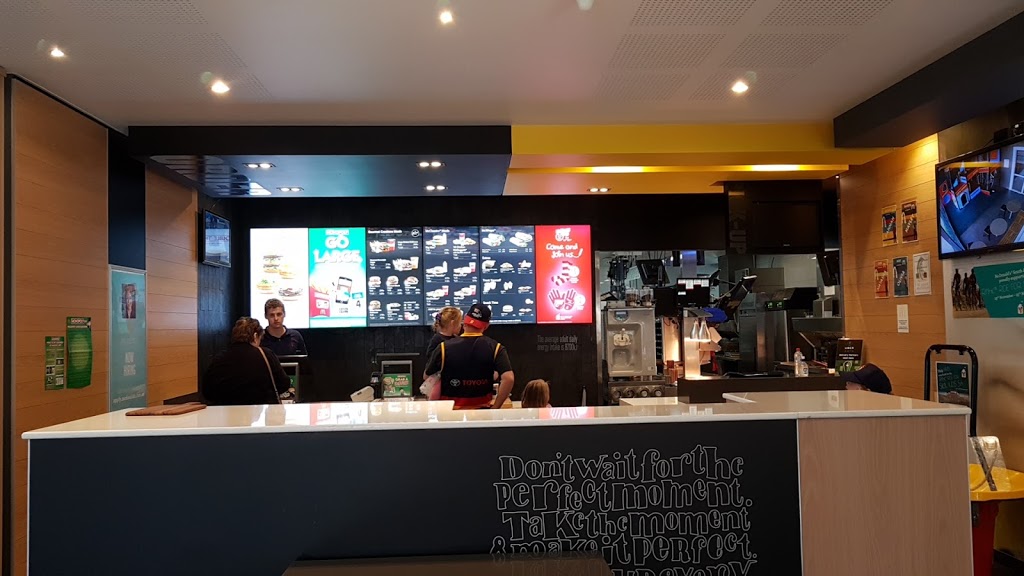 McDonalds Port Adelaide | cafe | 1 Baynes Pl, Port Adelaide SA 5015, Australia | 0884472385 OR +61 8 8447 2385