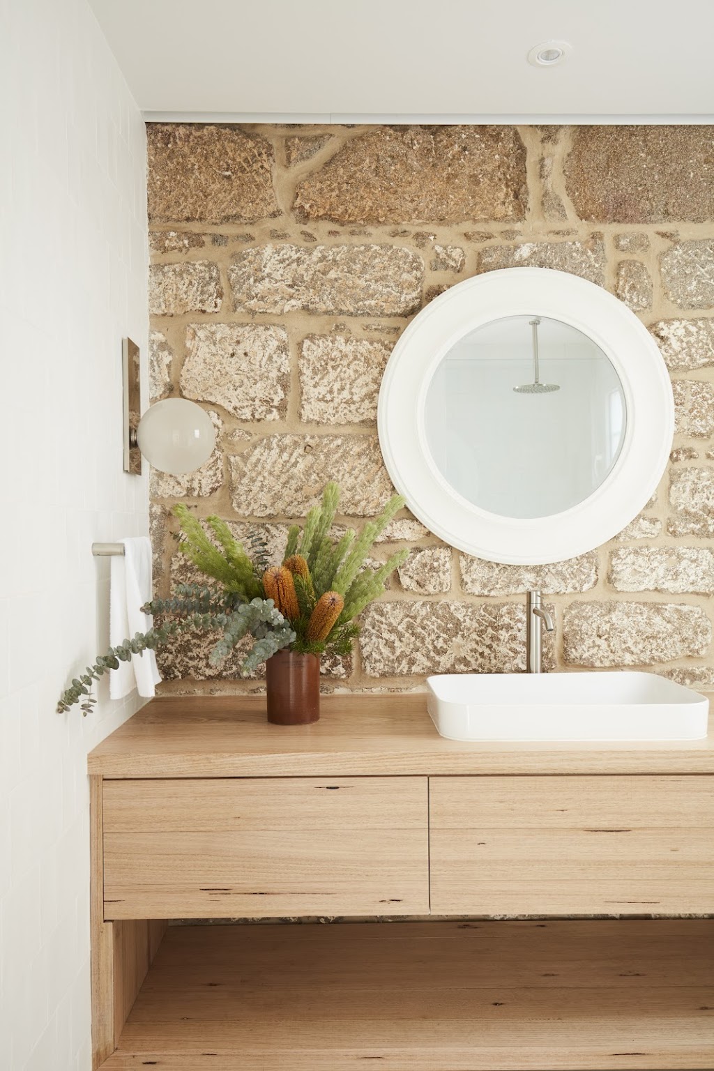 Nest Stays | 47/49 Lambie St, Cooma NSW 2630, Australia | Phone: 1300 696 378