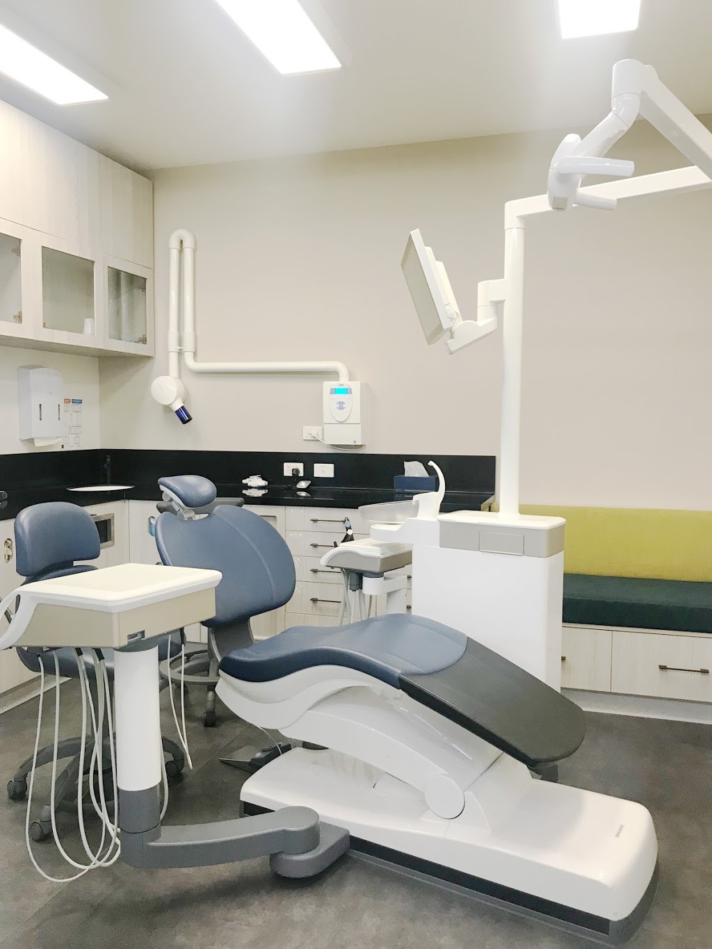 Smile Line Dental | dentist | b2/1042 Western Hwy, Caroline Springs VIC 3023, Australia | 0383902080 OR +61 3 8390 2080
