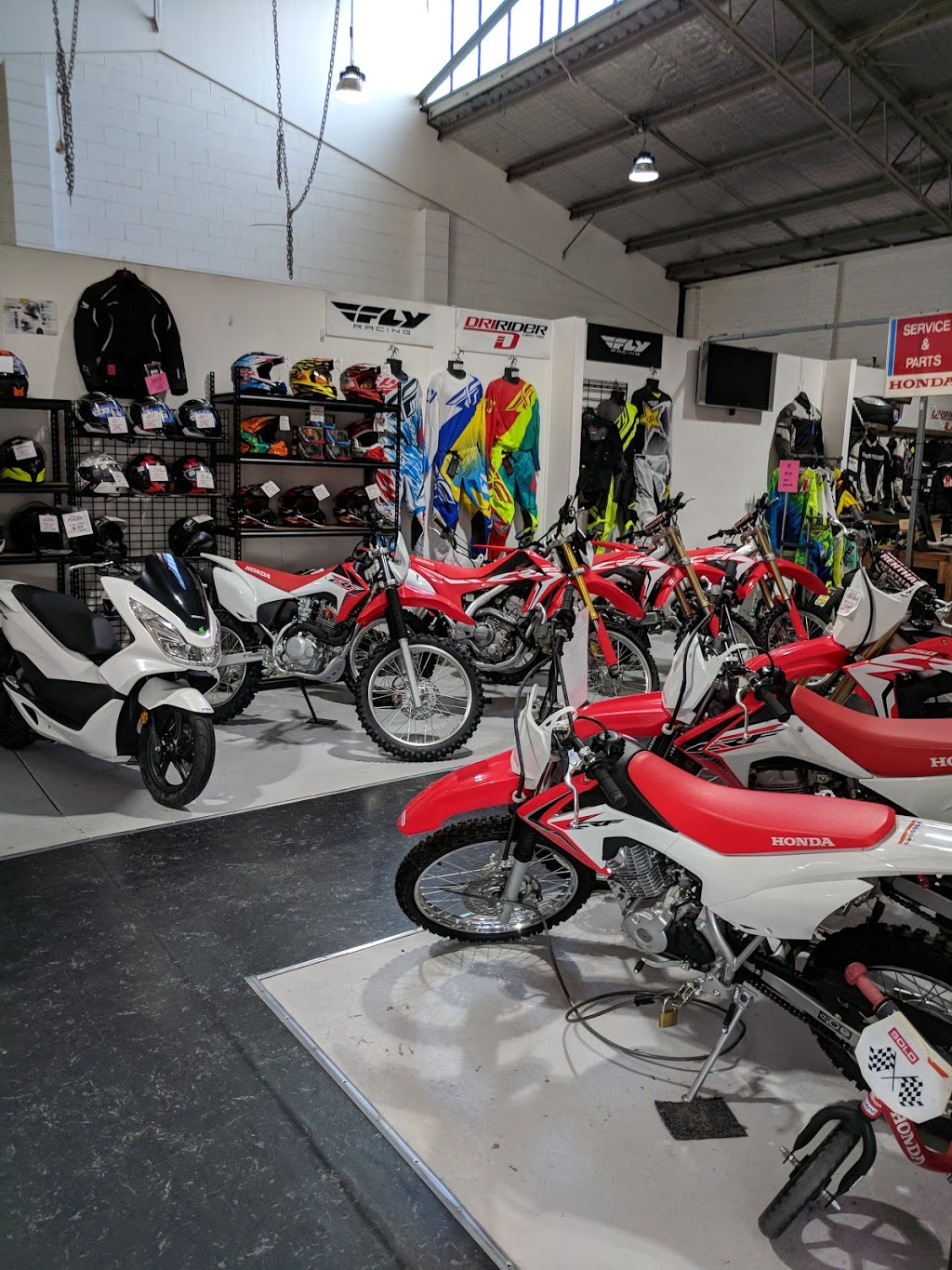 Escape Motorcycles Honda | car dealer | 2 Cawarra Rd, Caringbah NSW 2229, Australia | 0295258855 OR +61 2 9525 8855