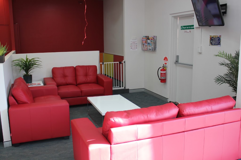 Laundromat Lounge Dee Why | 21A Mooramba Rd, Dee Why NSW 2099, Australia | Phone: 0493 864 625
