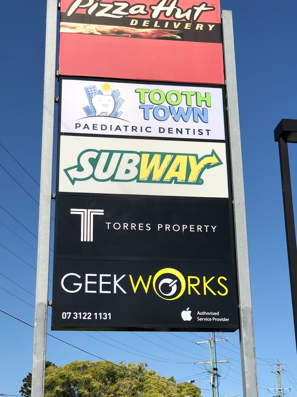 Geekworks | electronics store | 412 Old Cleveland Rd, Coorparoo QLD 4151, Australia | 0731221131 OR +61 7 3122 1131