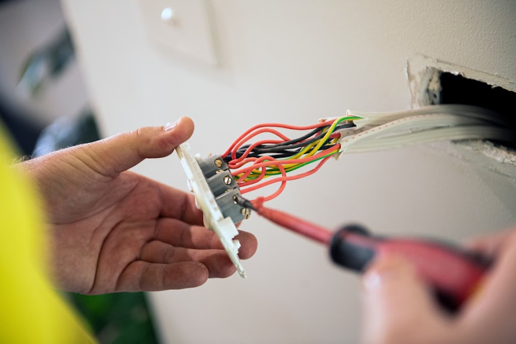 Currie Electrical | 57 Grant Dr, Benalla VIC 3672, Australia | Phone: 0408 572 766