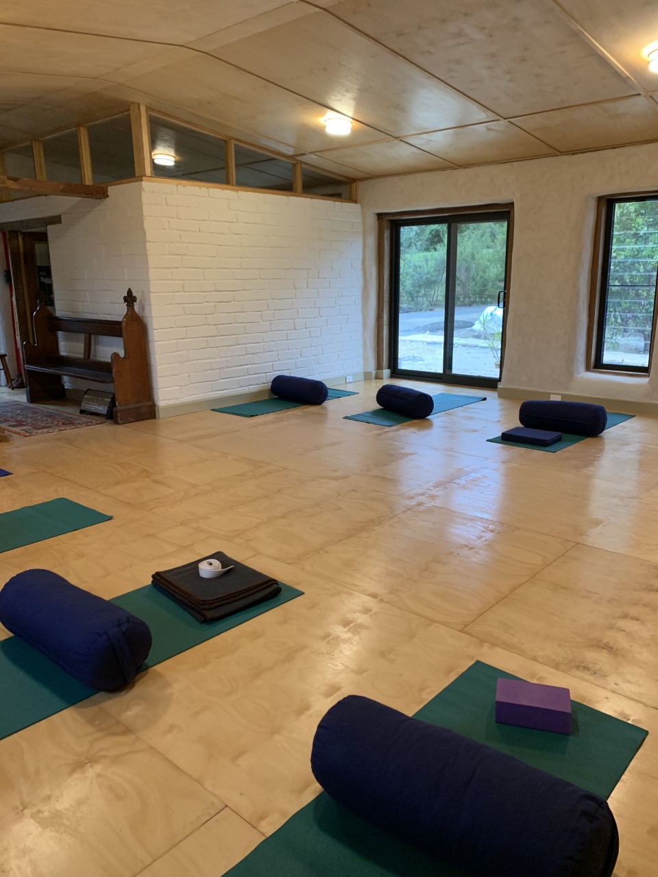 Kate Pell Yoga Studio Kangaroo Valley | 535 Jacks Corner Rd, Kangaroo Valley NSW 2577, Australia | Phone: 0432 598 582