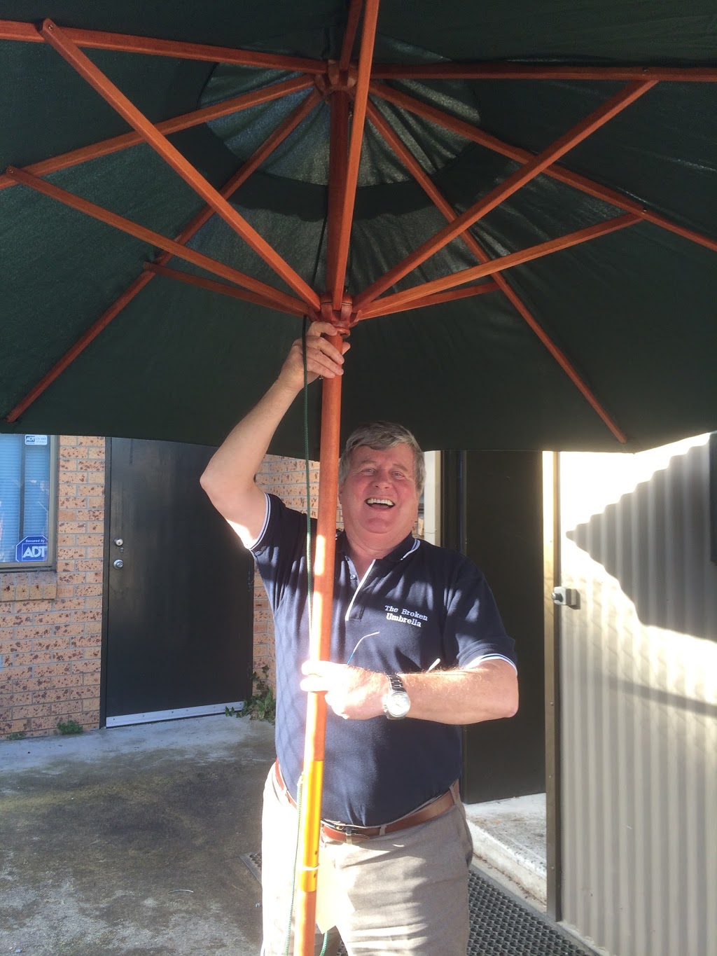 The Broken Umbrella | 4/64 Brunel Rd, Seaford VIC 3198, Australia | Phone: 0423 351 555